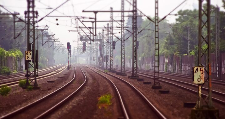 railway-tracks-3455169_1920
